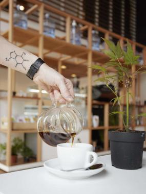 传媒办公室装修装潢效果图