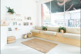 最新美甲店设计装饰效果图片