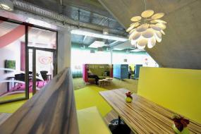 闵行办公室装潢效果图片