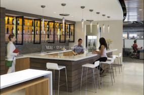 开敞式办公室装潢设计效果图片