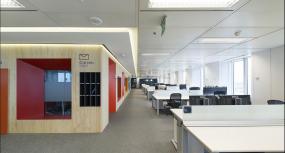 大气风格办公室装潢效果图