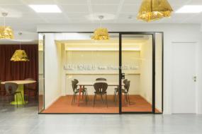 个性简约风格办公室装修效果图片