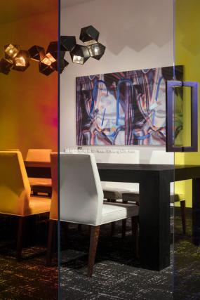 轻快文雅风格办公室装修图片