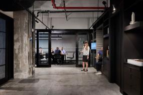 简约工业风格办公室设计装潢图片