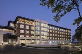 商业成熟风格办公室装修效果图