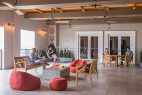 简约风格办公室设计效果图