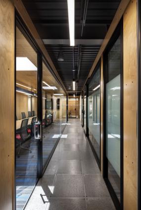 高档工业风格办公室设计装修效果图片