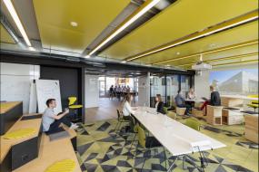 高档工业风格办公室效果图