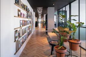 高档工业风格办公室装修图片