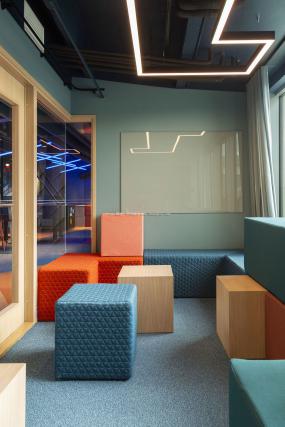 普通办公室室内吊顶设计装修样板间