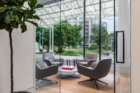 普通办公室装修天花吊顶效果图