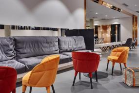 低调奢华办公室吊顶装修图片