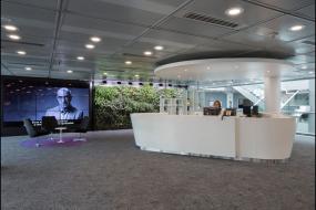 现代简约小型办公室摆设设计装修图