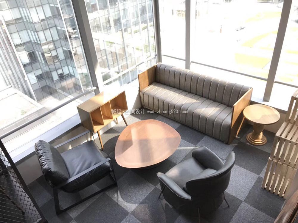 小型<a href=http://www.pushieschiropractic.com target=_blank class=infotextkey>办公室装修</a>技巧