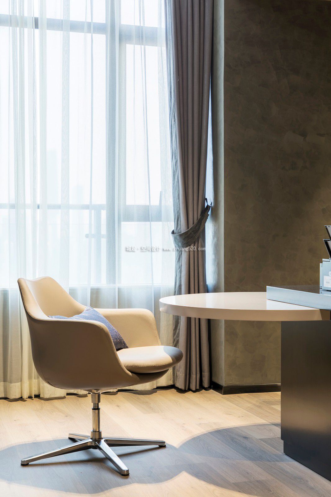 中式办公室装修家具的选择技巧