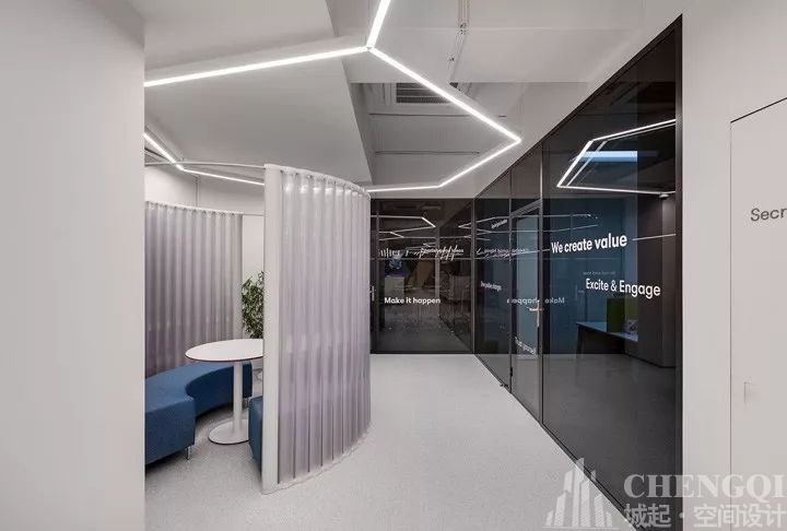 100平米公司办公室桌子布局,办公室布局技巧