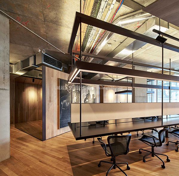 <a href=/pictrue/bgs target=_blank class=infotextkey>办公室装修效果图</a>