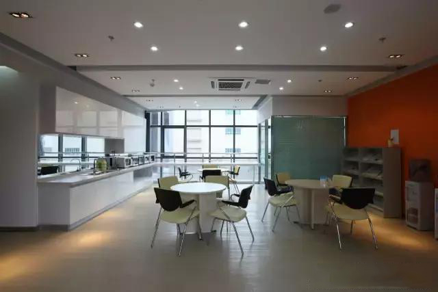 办公室装修效果图