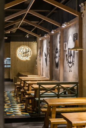 烧烤店装饰实景图,烧烤店装饰图片