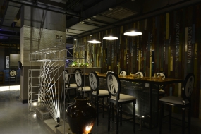 火锅店空间设计效果图