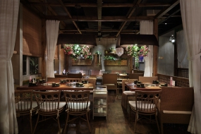 火锅店空间设计效果图,火锅店空间设计实景图