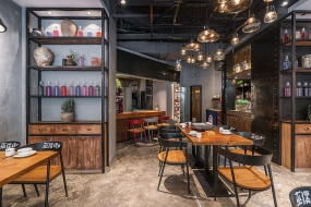 烧烤店装饰布局图,烧烤店装饰实景图