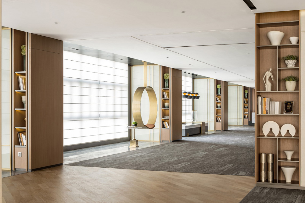 现代商务风走道图片