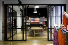 loft会议室装修隔断效果图片