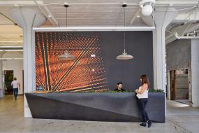 绿色现代办公室前台装修效果图