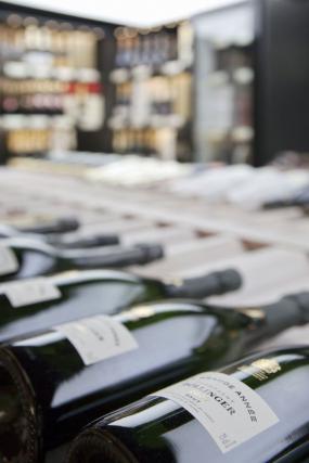 连锁便利店室内货柜装修设计实景图片