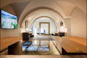 服装店装修风格吊顶图片