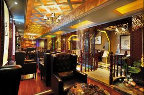 最新足浴店室内玻璃隔断装修图片