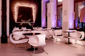 专业美发店装修样板图