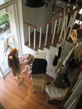 品牌女装专卖店挂衣架装修效果图片