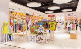 孕婴店室内柜子装修案例图片