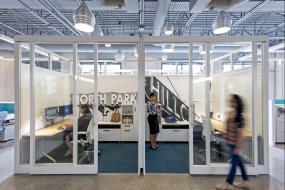 中式经理办公室吊顶设计装修效果图片