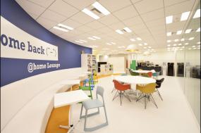 现代简约办公室室内背景墙设计效果图片