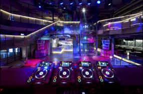 酒吧创意吧台酒柜设计