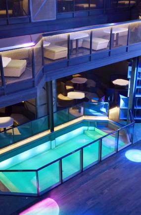 复古酒吧吧台酒柜设计