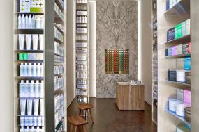 时尚现代风格化妆品店装修效果图