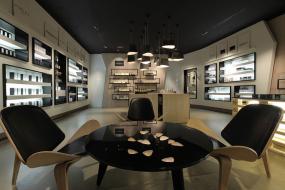 化妆品店门头装修效果图欣赏