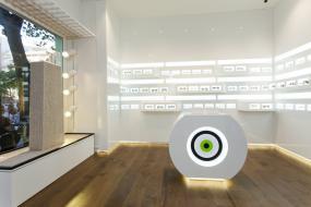 眼镜店面室内背景墙装修效果图片