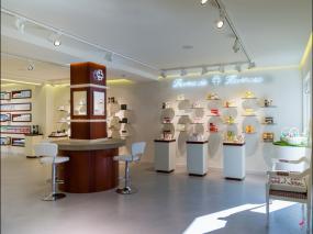 商场室内化妆品店装修图