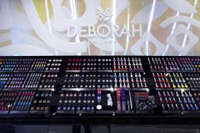 商场化妆品店专柜装饰