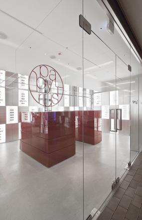 小型眼镜店装修效果图欣赏