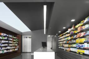 绚丽化妆品店货架效果图片