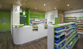 小型化妆品店简约白色墙面装修效果图片