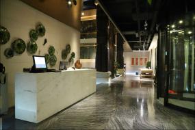 特色火锅店门面室内隔断设计装修效果图片