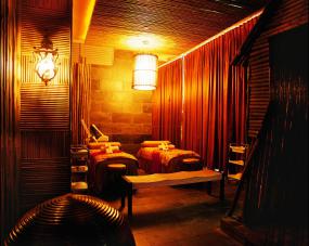 最新美容门面装修设计风格效果图片