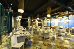 火锅店室内百叶窗帘装修效果图片